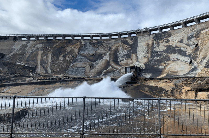 Wellington Dam and mural