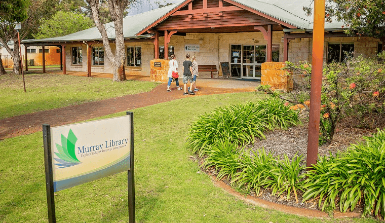 Shire of Murray Library before its waterwise transformation